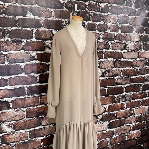 Rosche Dress Tan Maxi Long Sleeves V-Neck Pleated Semi Sheer Size Large Brown - Picture 4 of 13